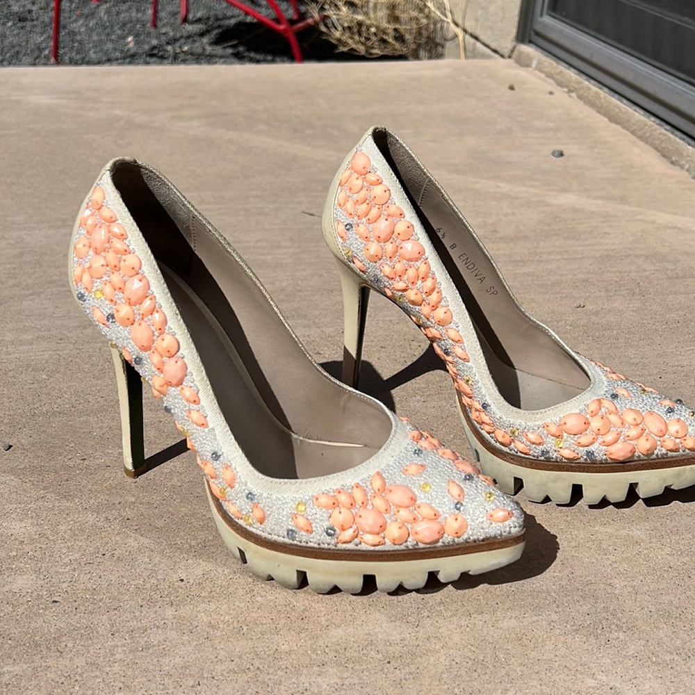 RARE!  Donald Pliner- Donald and Lisa Signature Platforms.